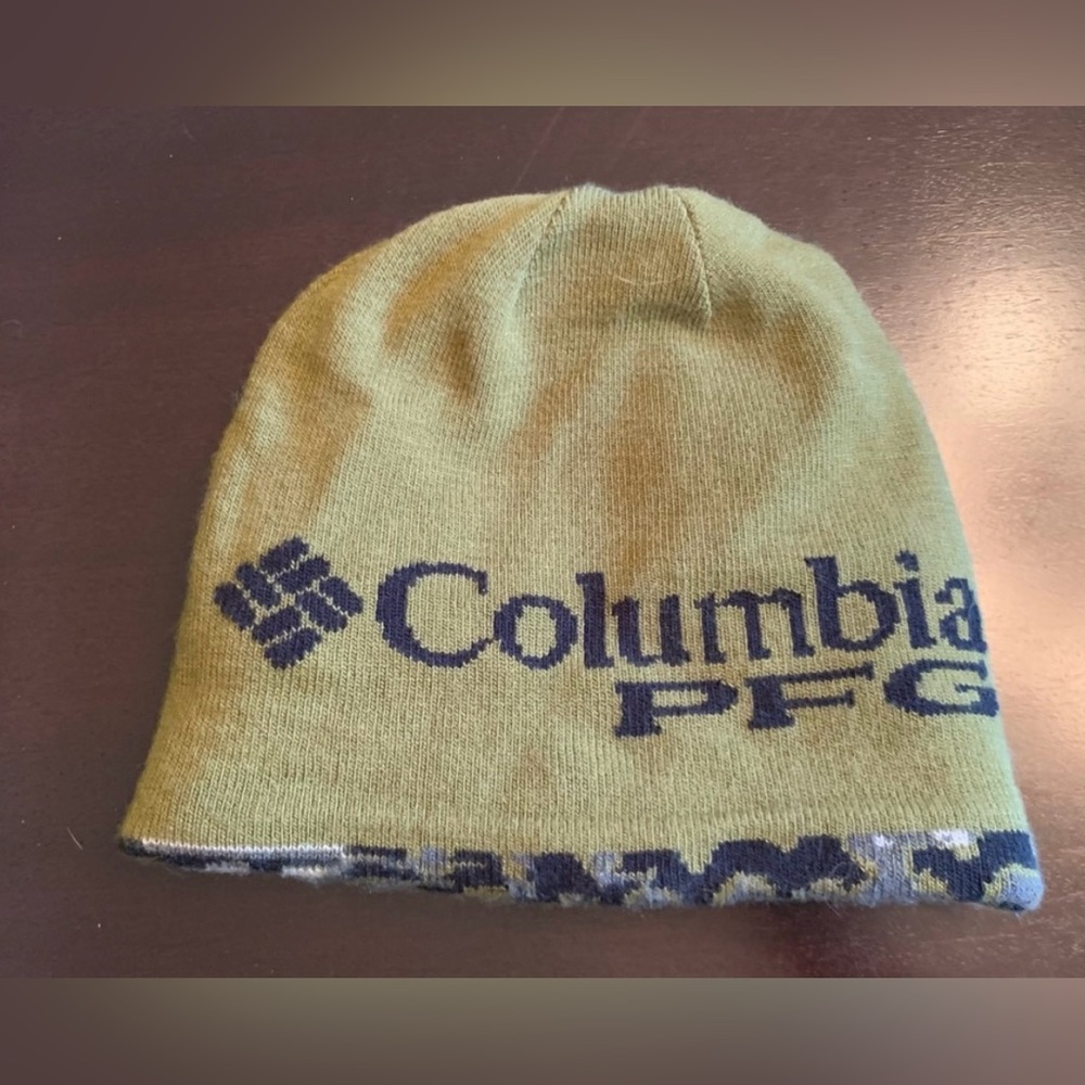 Mens Reversible Columbia Beanie